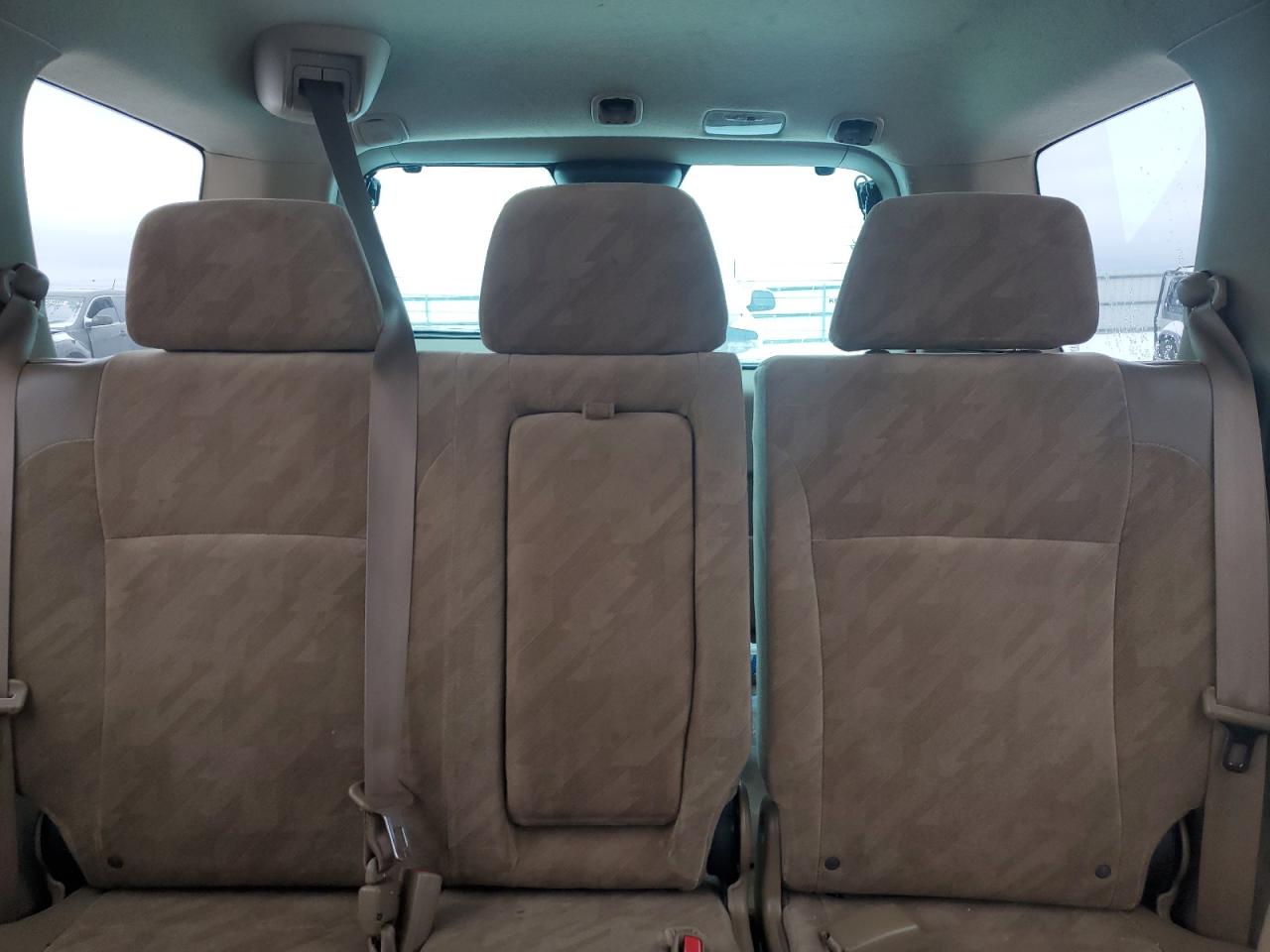 2004 Honda CR-V - Image 10
