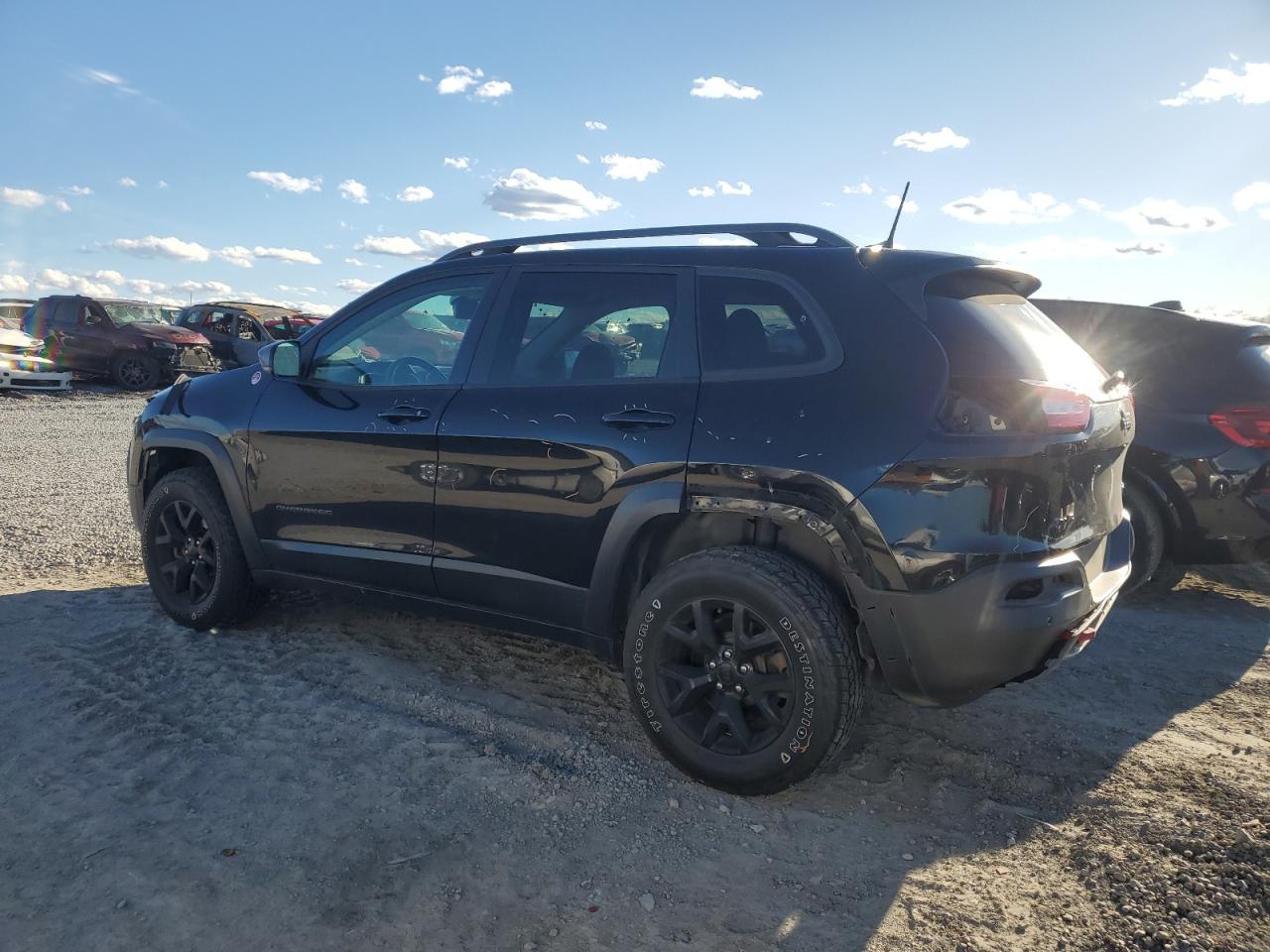 2018 Jeep Cherokee - Image 2