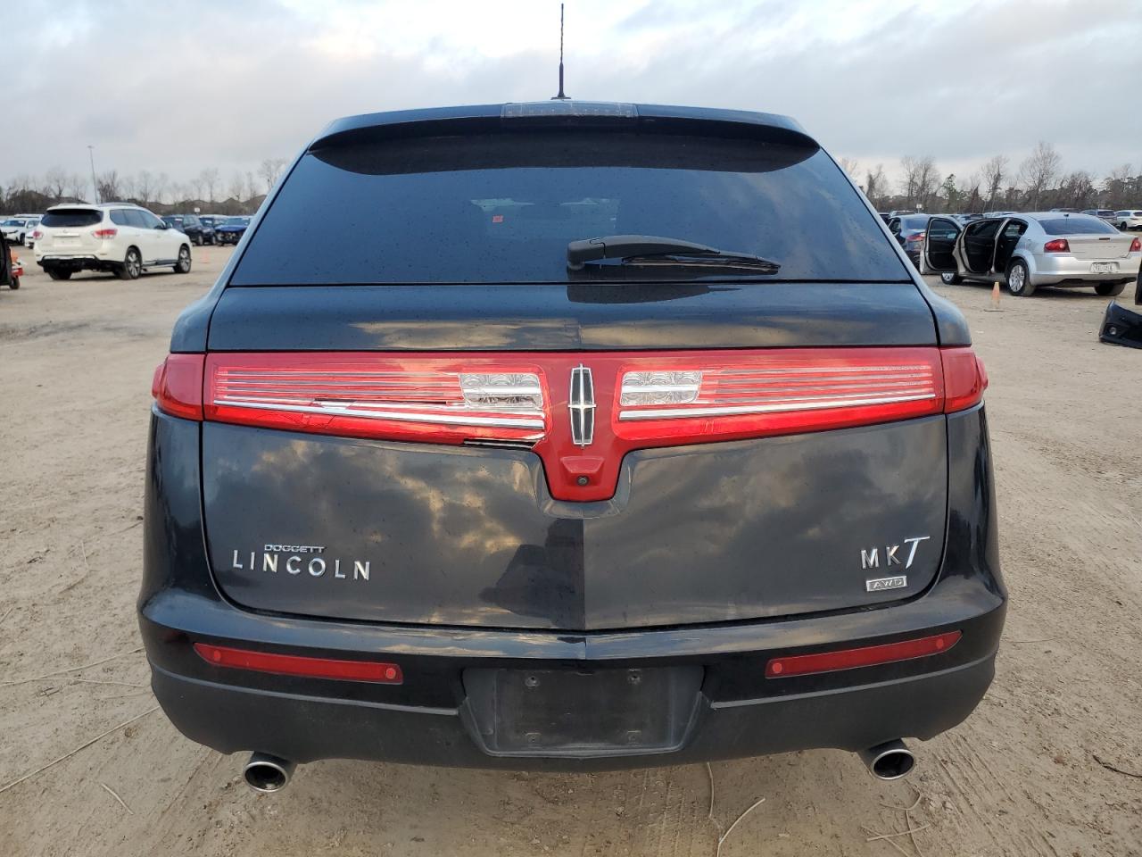 2018 Lincoln MKT - Image 6