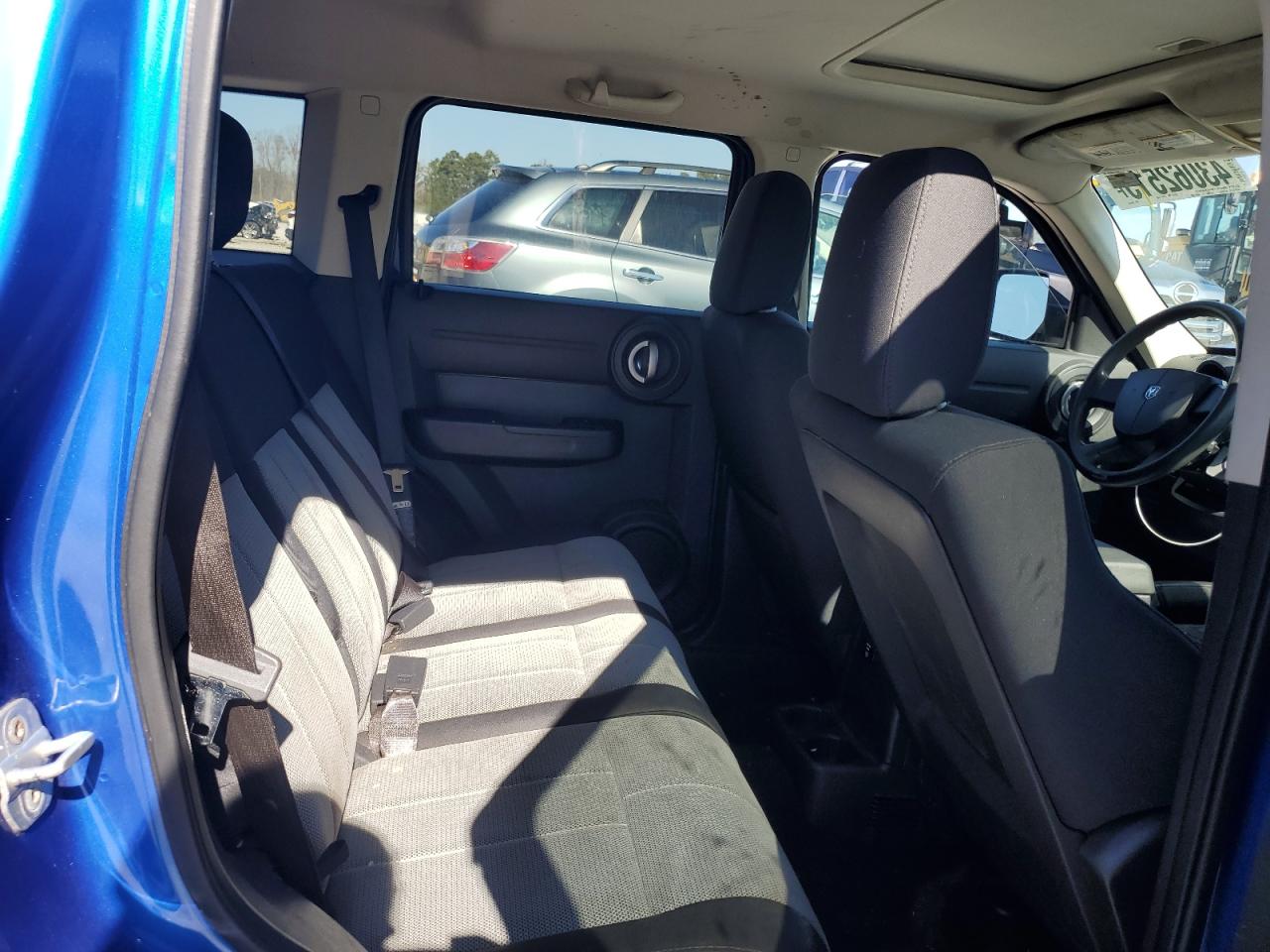 2008 Dodge Nitro - Image 11
