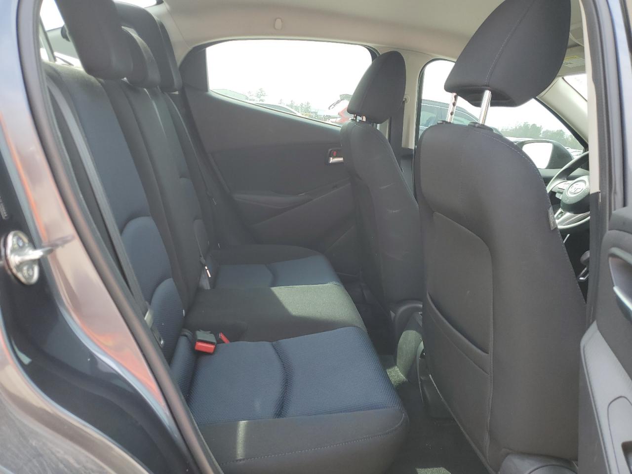 2018 Toyota Yaris - Image 10