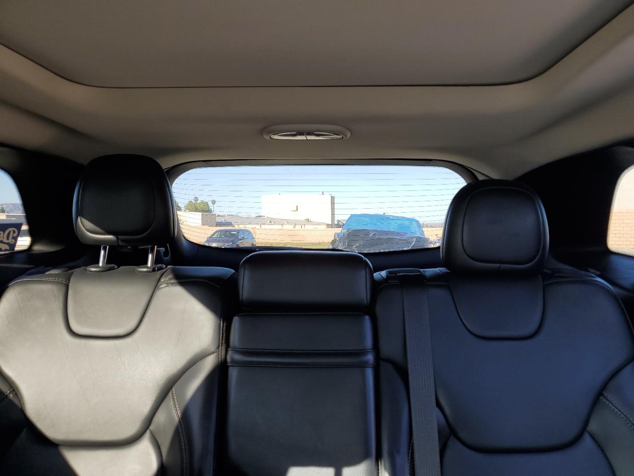 2017 Jeep Grand Cherokee - Image 10