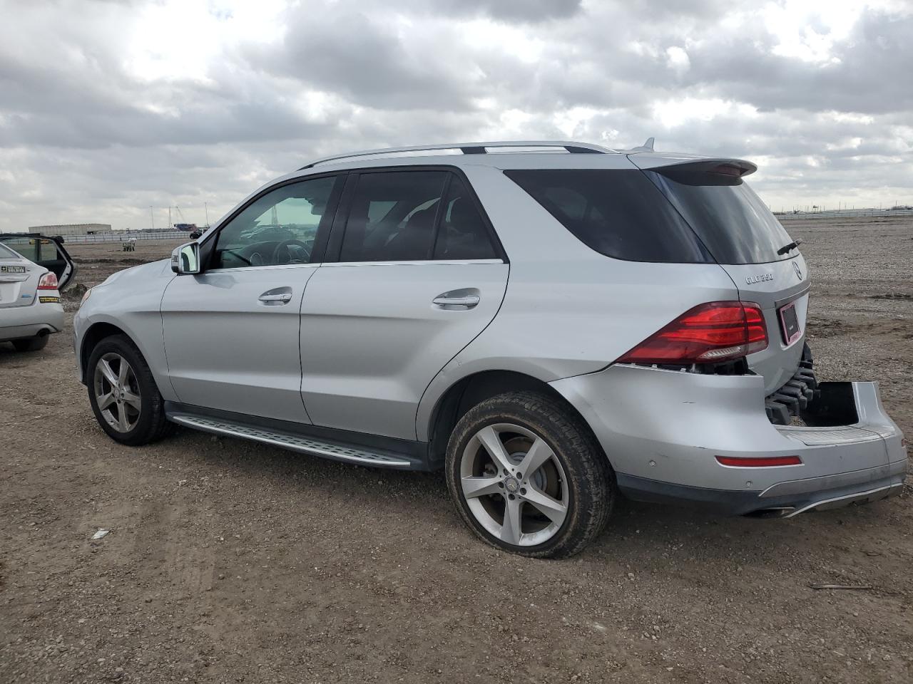 2016 Mercedes-Benz GLE - Image 2