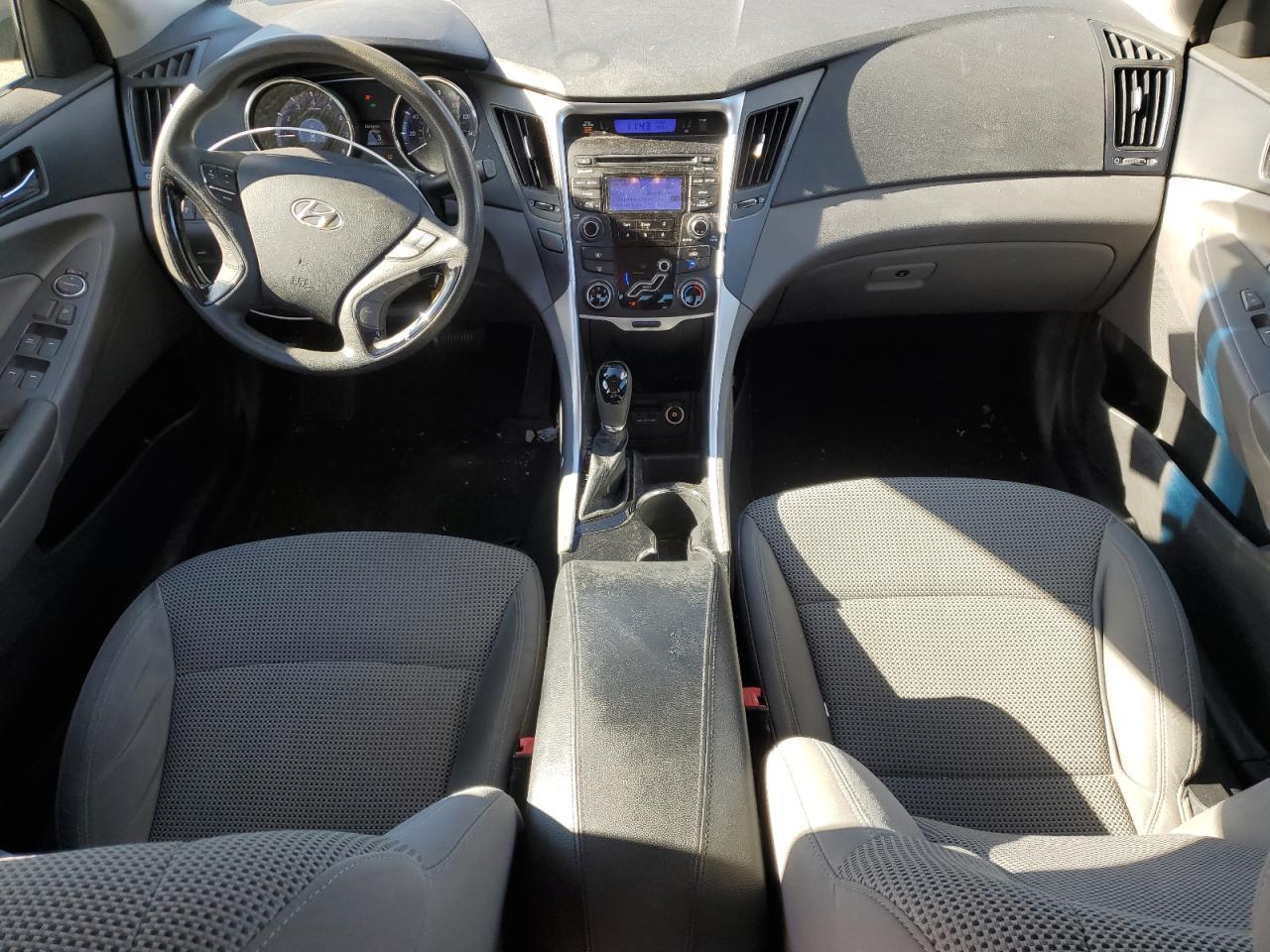 2012 Hyundai Sonata - Image 8