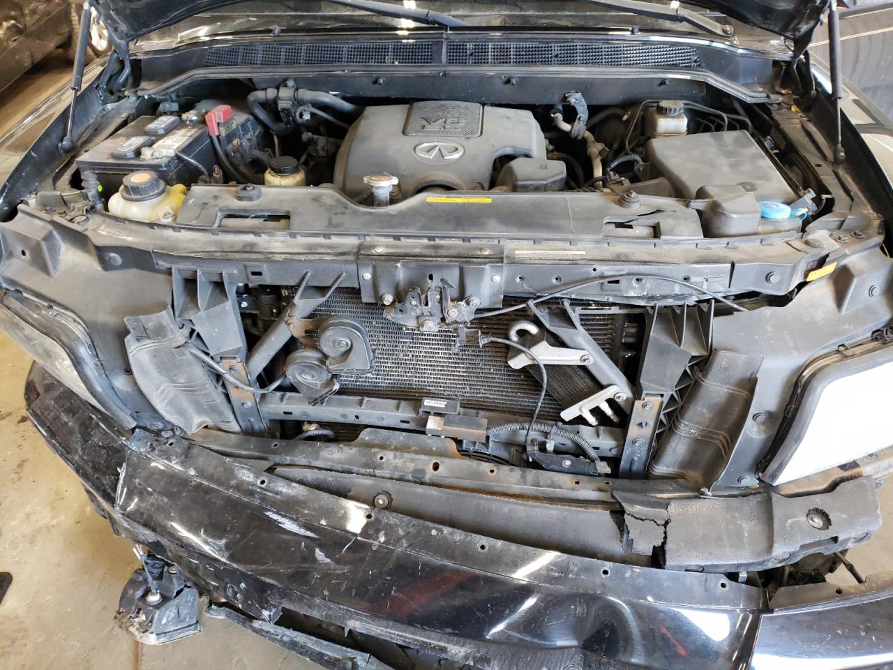2010 Infiniti QX56 - Image 13