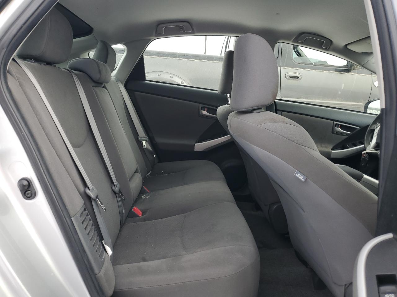 2013 Toyota Prius - Image 10