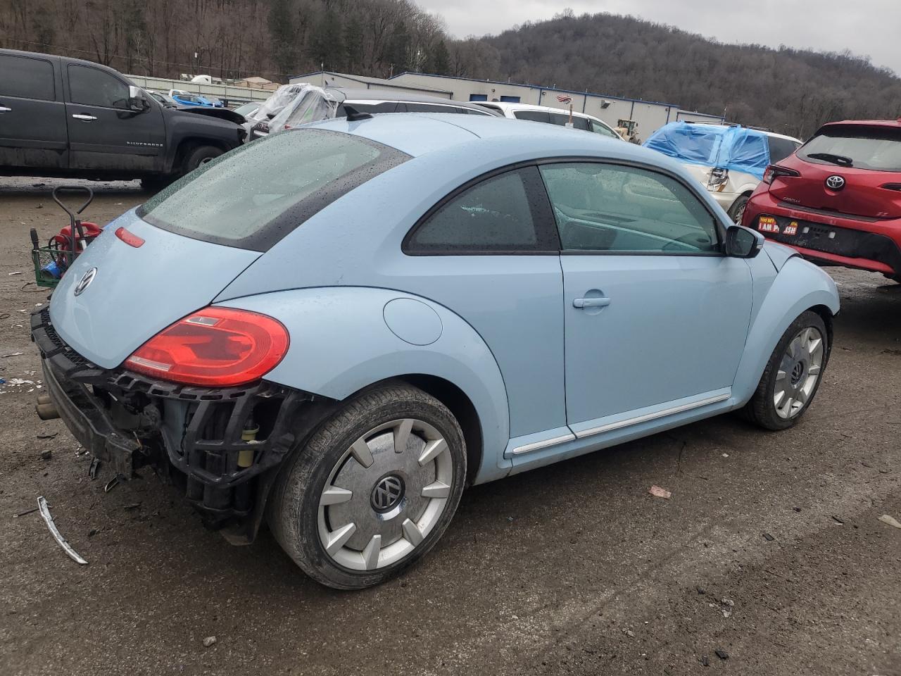 2012 Volkswagen Beetle - Image 3