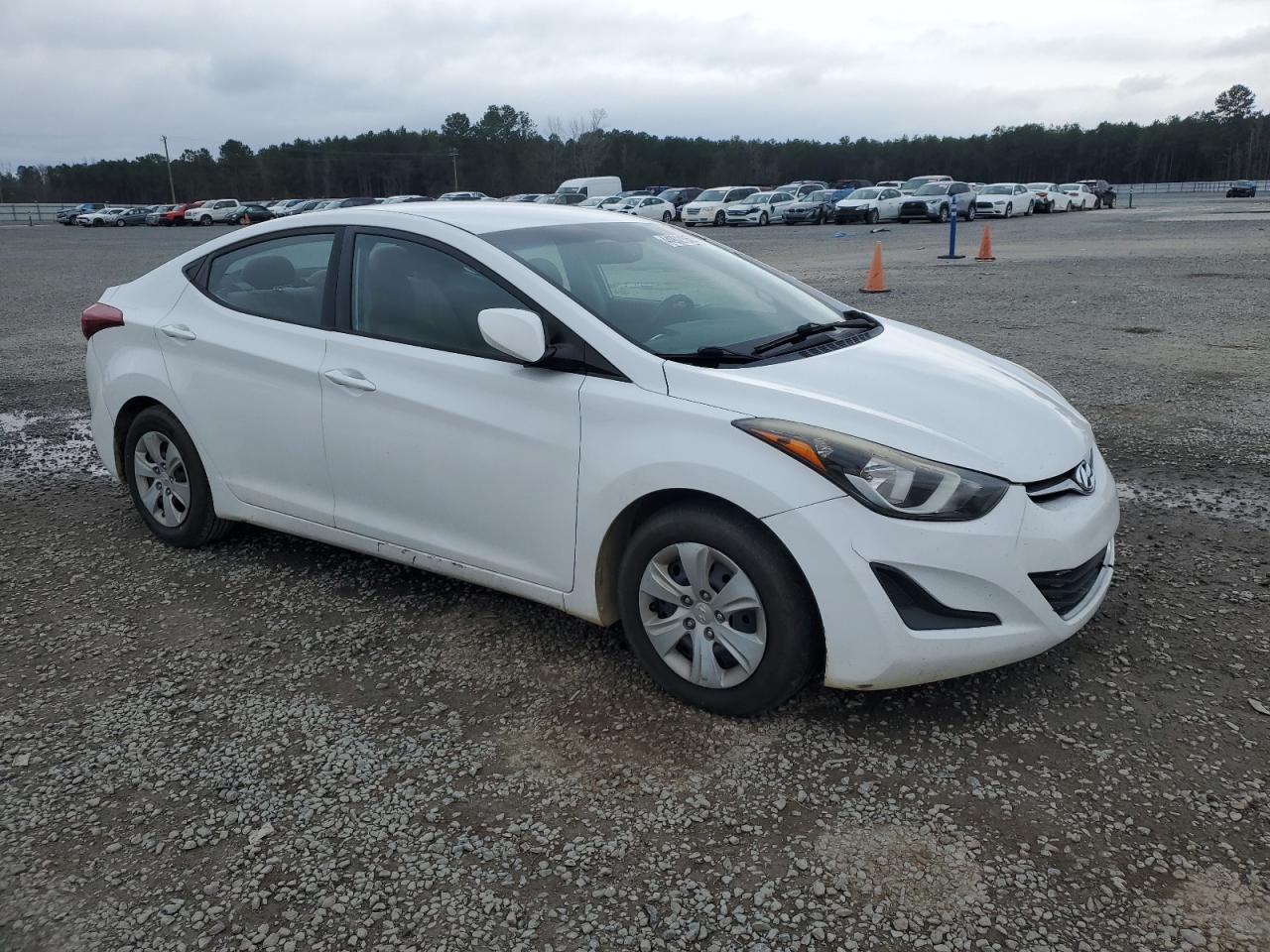 2016 Hyundai Elantra - Image 4