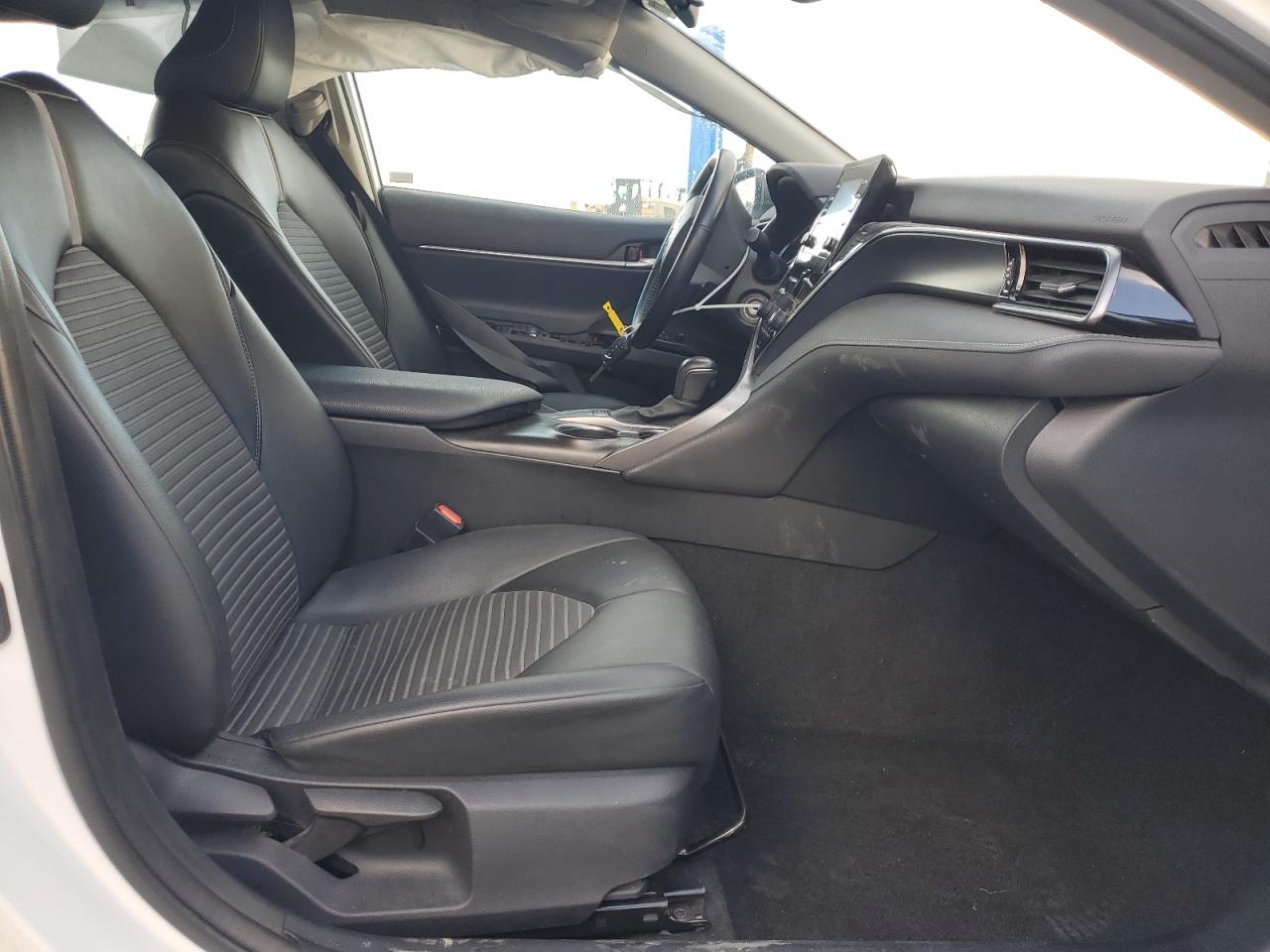 2022 Toyota Camry - Image 7