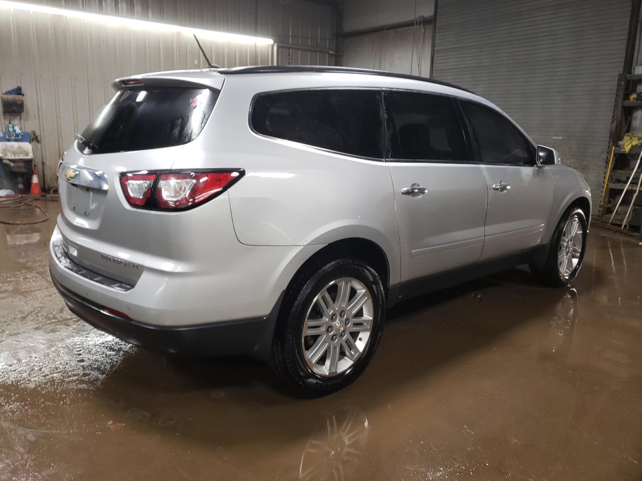 2015 Chevrolet Traverse - Image 3