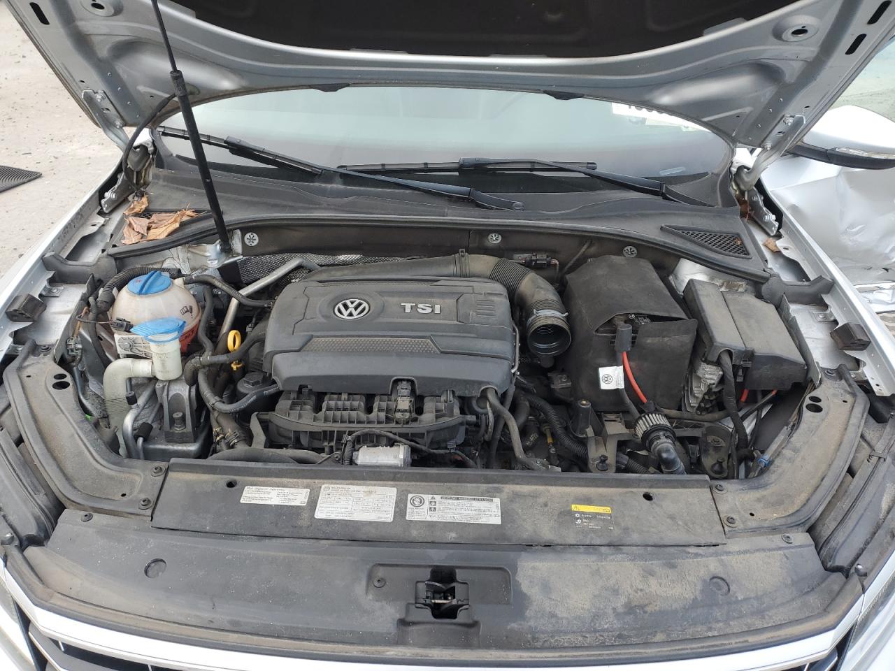 2016 Volkswagen Passat - Image 12