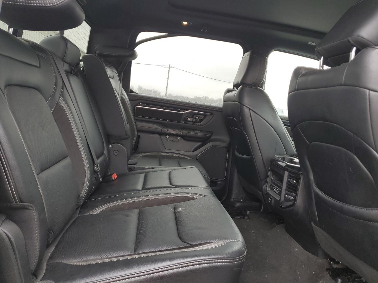 2022 RAM 1500 - Image 10