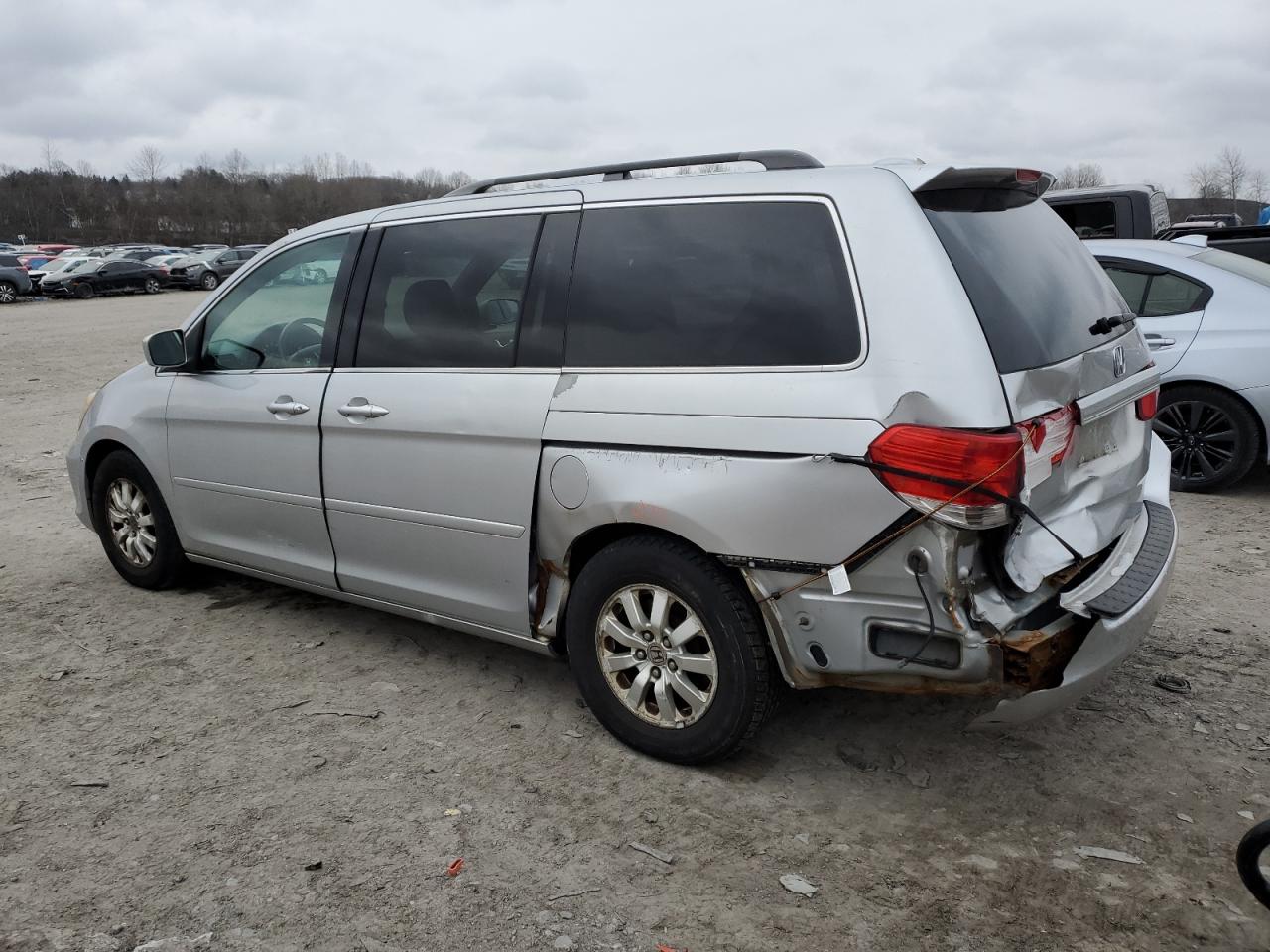 2010 Honda Odyssey - Image 2