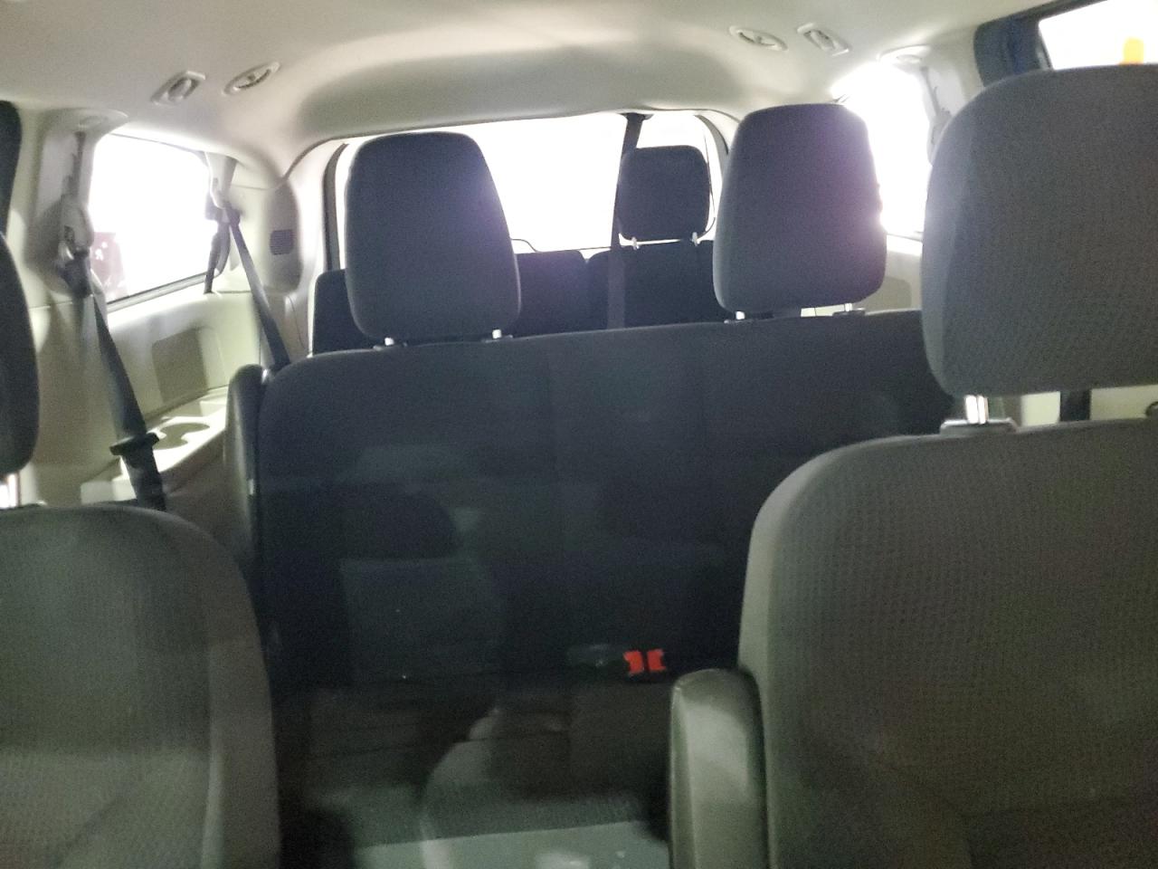 2019 Dodge Caravan - Image 10