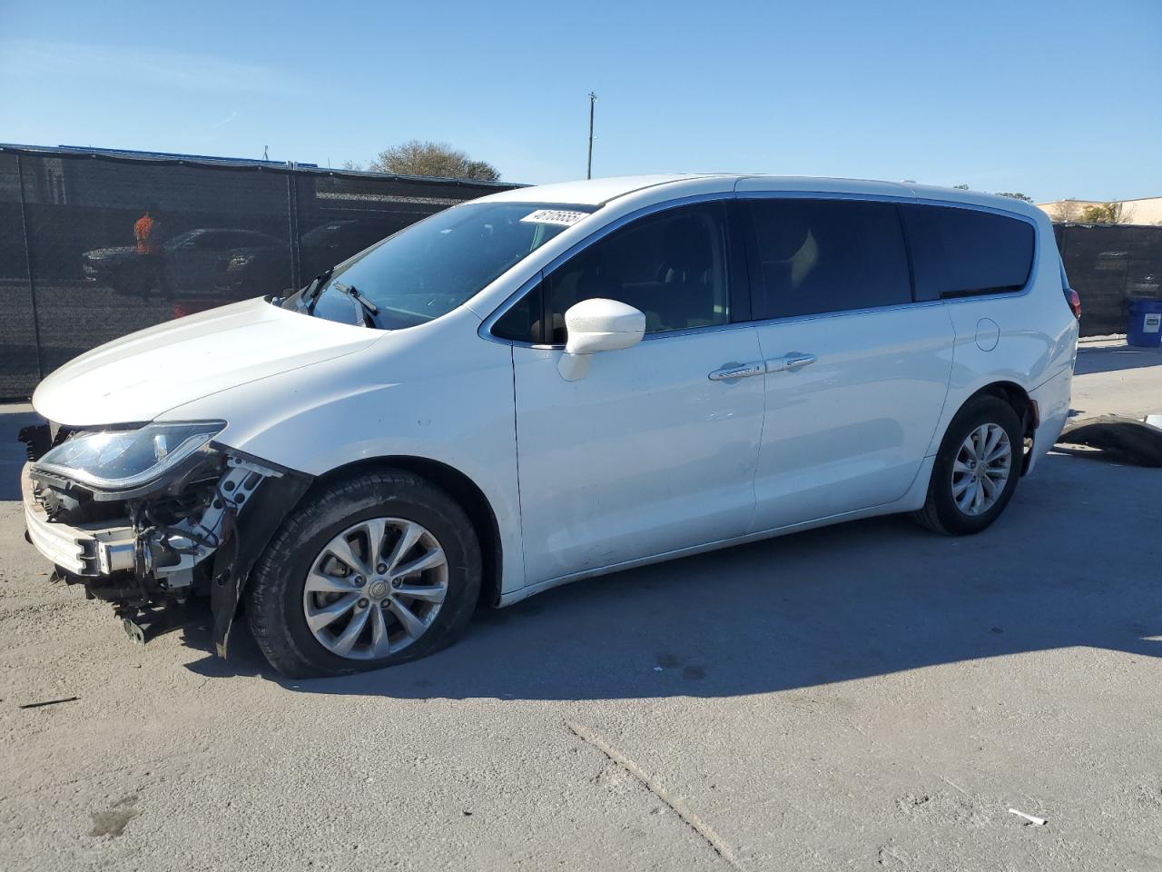 2018 Chrysler Pacifica - Image 1