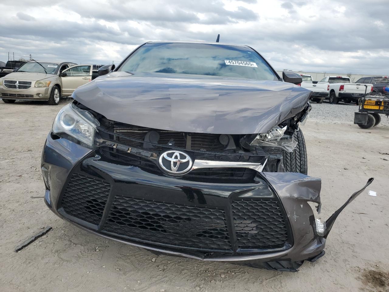 2016 Toyota Camry - Image 5