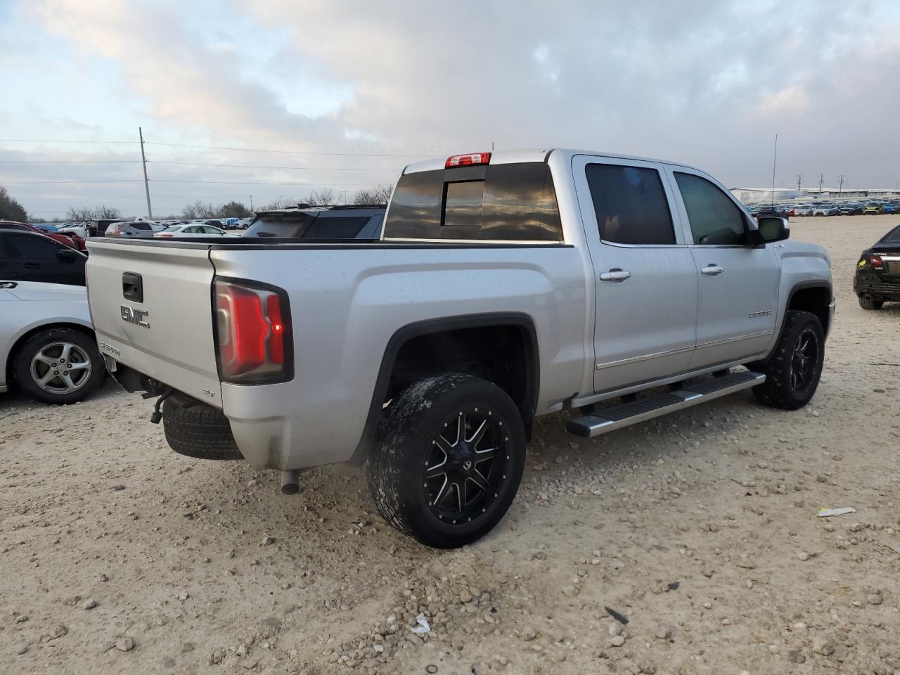 2018 GMC Sierra - Image 3