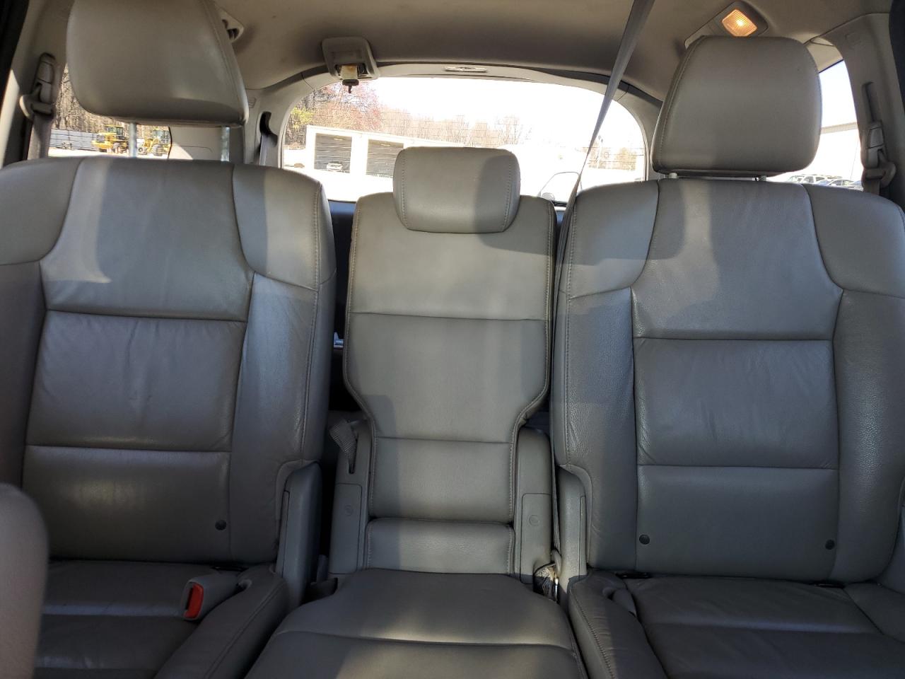 2011 Honda Odyssey - Image 10
