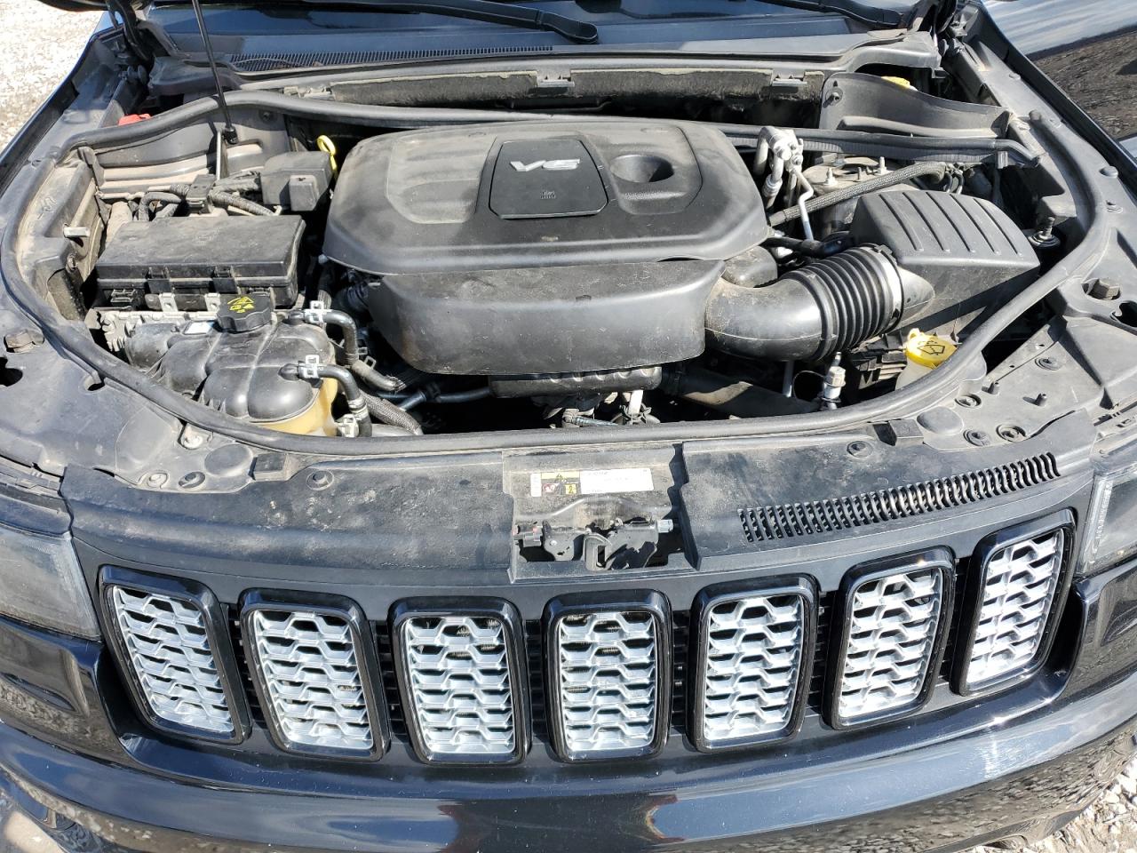 2018 Jeep Grand Cherokee - Image 12