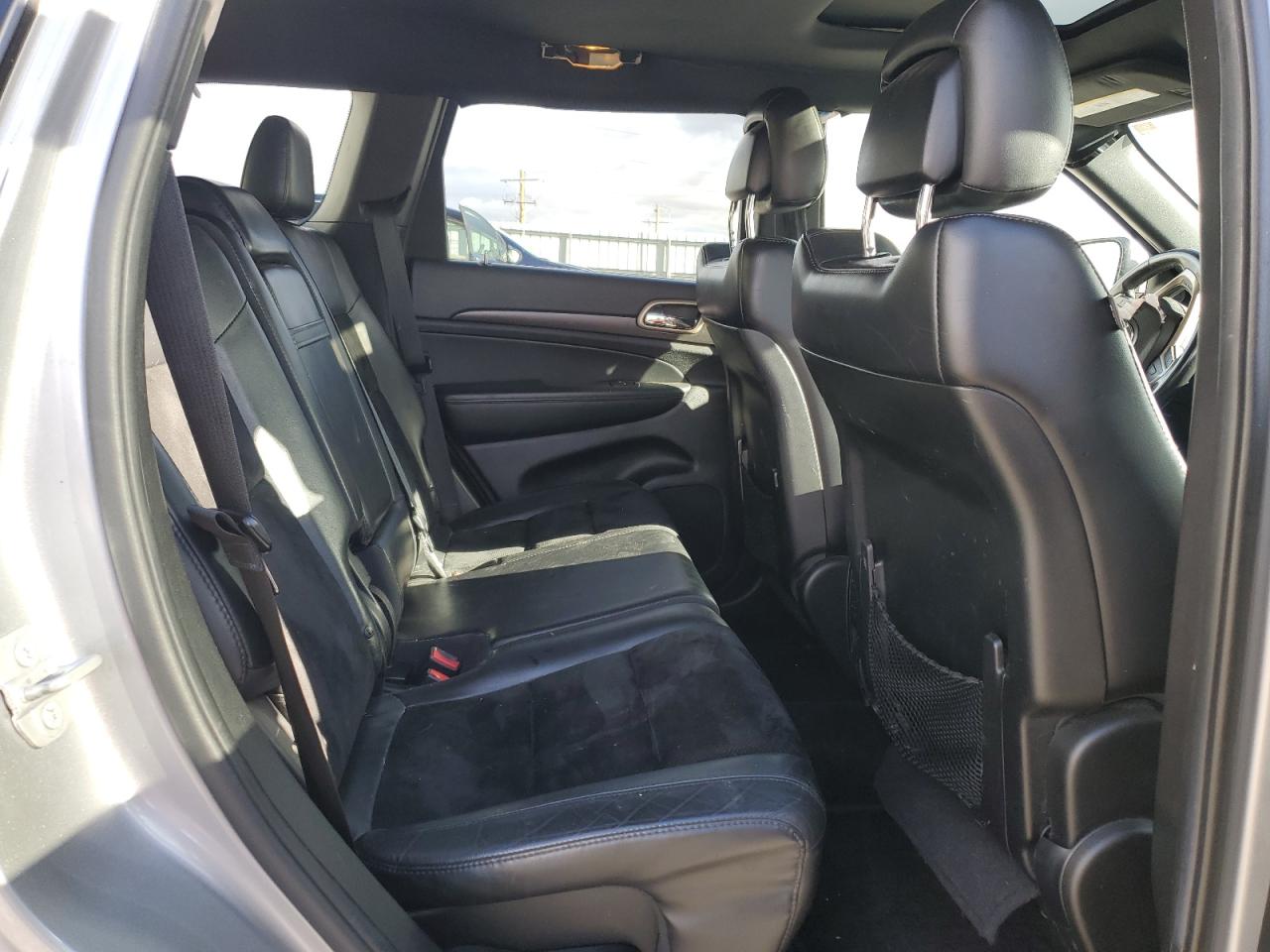 2015 Jeep Grand Cherokee - Image 11
