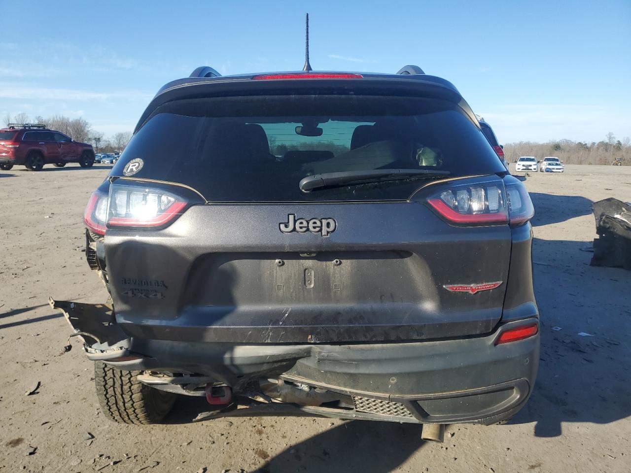 2020 Jeep Cherokee - Image 6