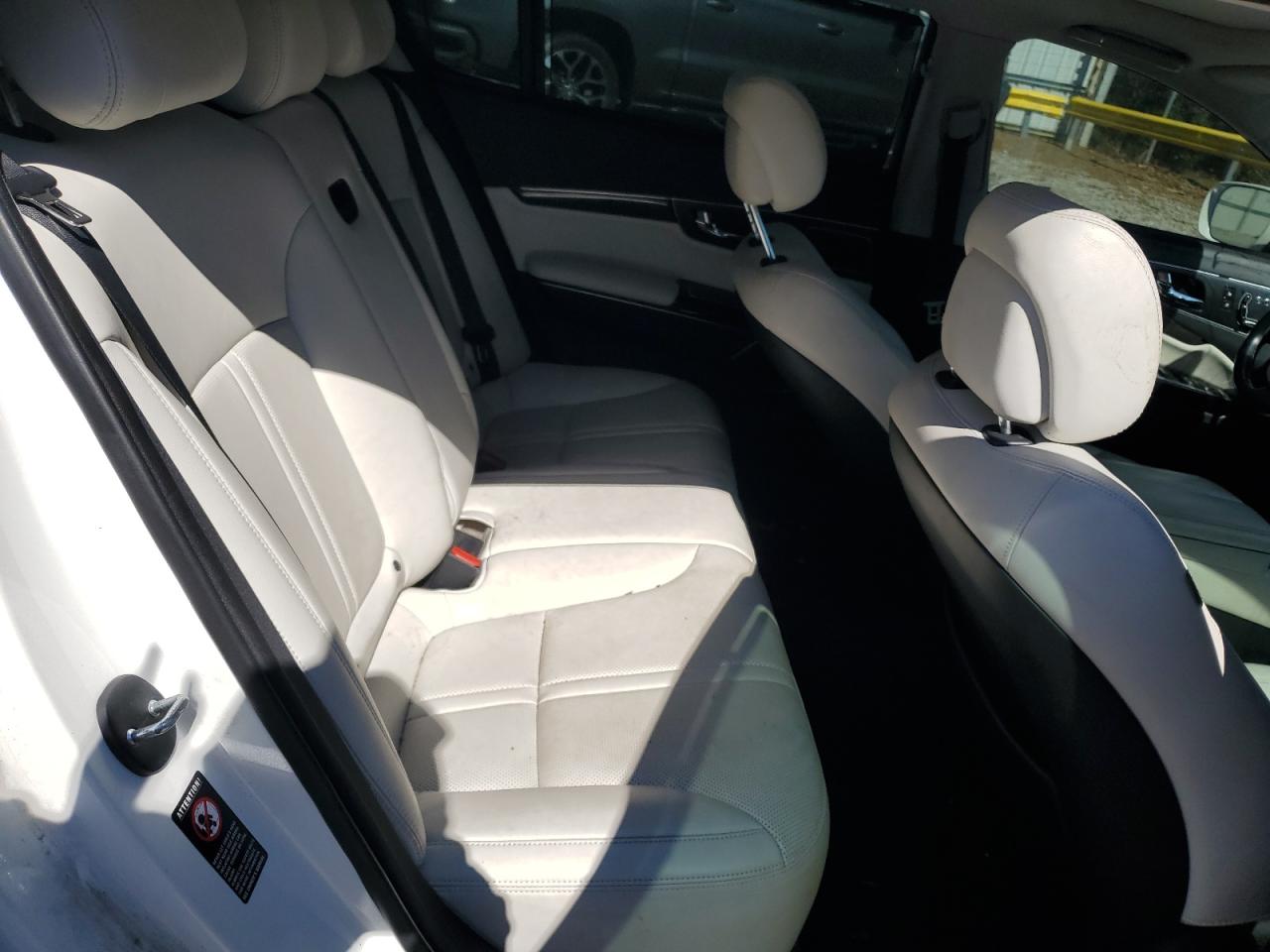 2017 Kia K900 - Image 10