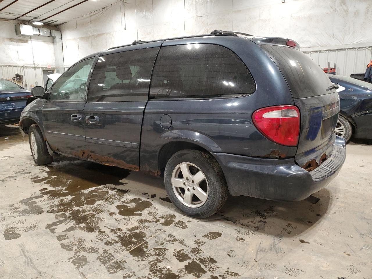 2007 Dodge Caravan - Image 2