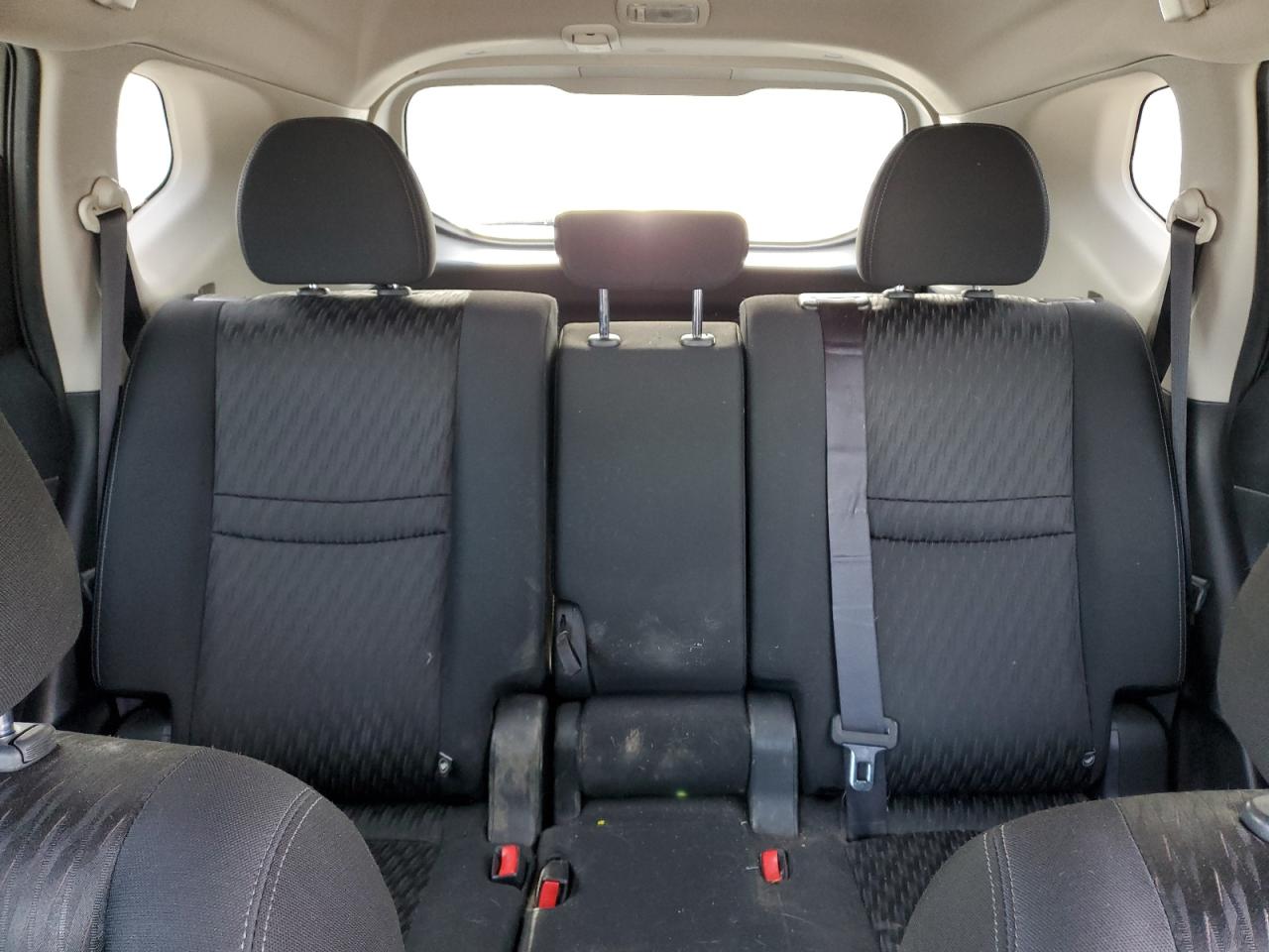 2018 Nissan Rogue - Image 10