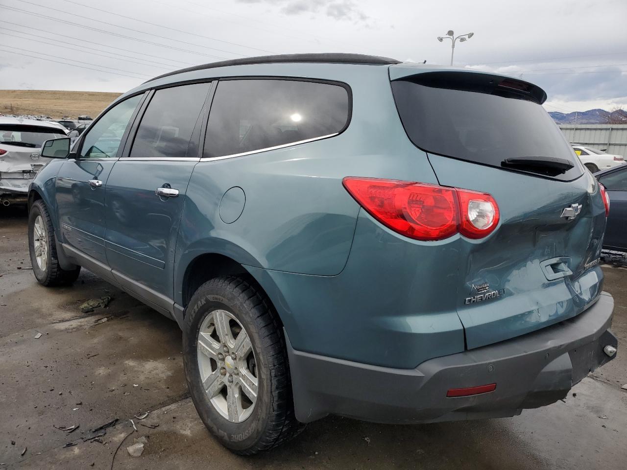 2009 Chevrolet Traverse - Image 2