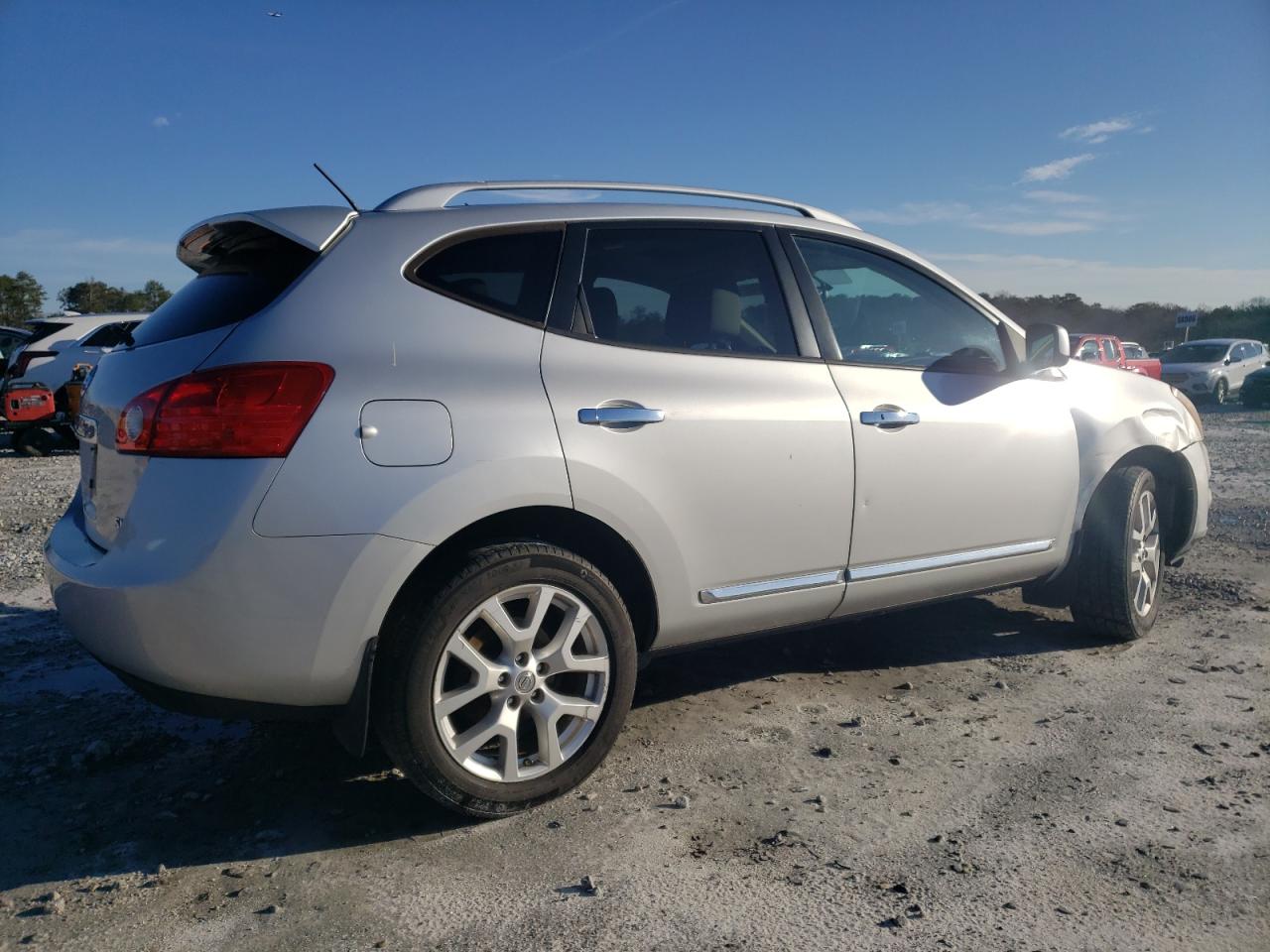 2011 Nissan Rogue - Image 3