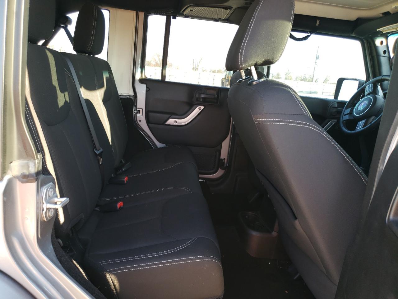 2017 Jeep Wrangler - Image 10