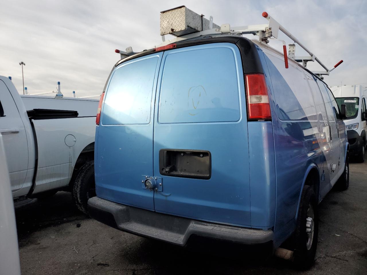 2015 Chevrolet Express - Image 3
