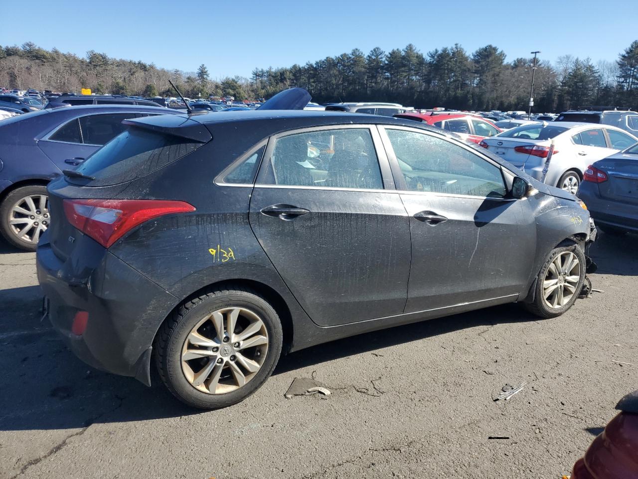 2014 Hyundai Elantra - Image 3