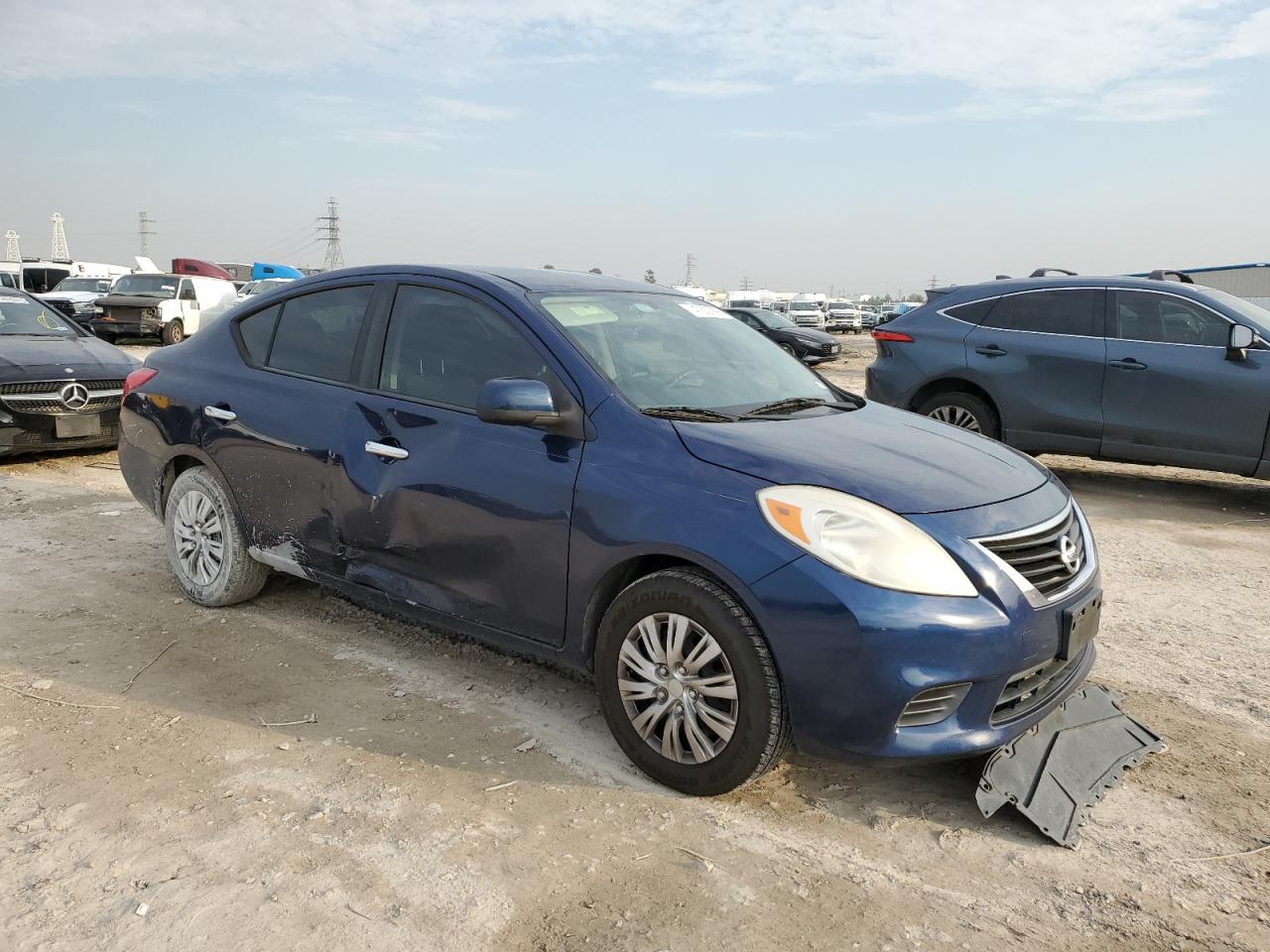 2012 Nissan Versa - Image 4