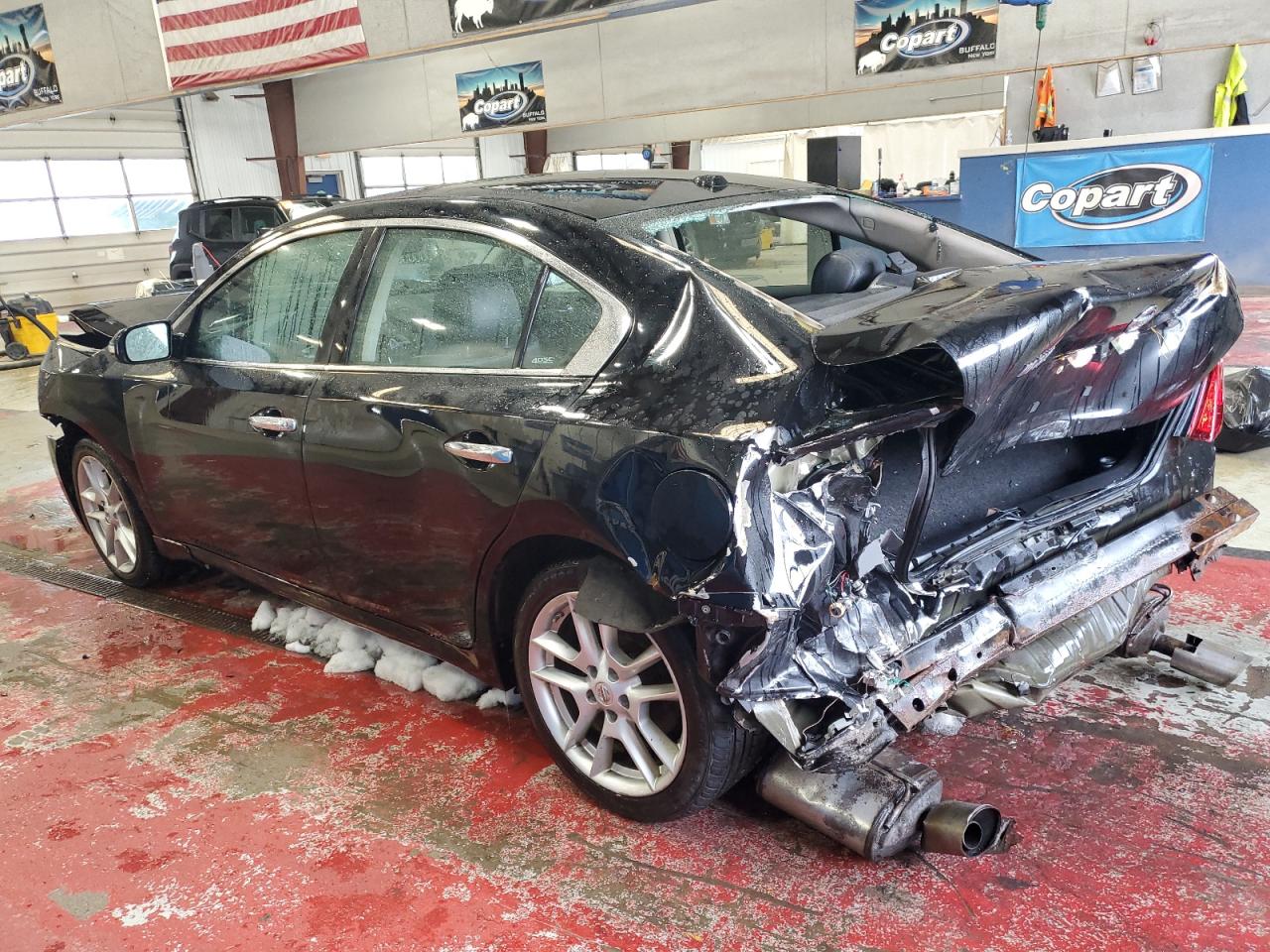 2010 Nissan Maxima - Image 2