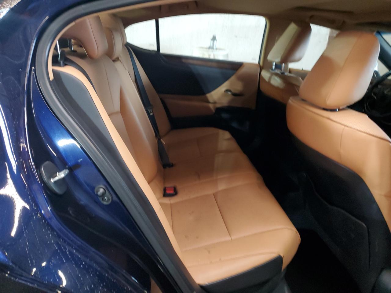 2023 Lexus ES - Image 10