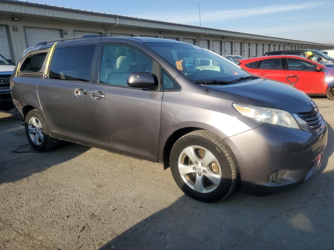 2014 Toyota Sienna - Image 4