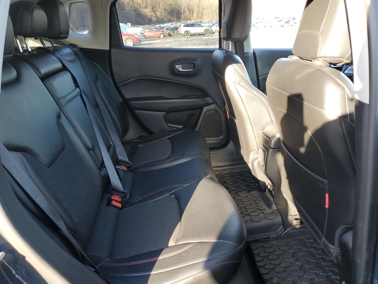 2017 Jeep Compass - Image 10