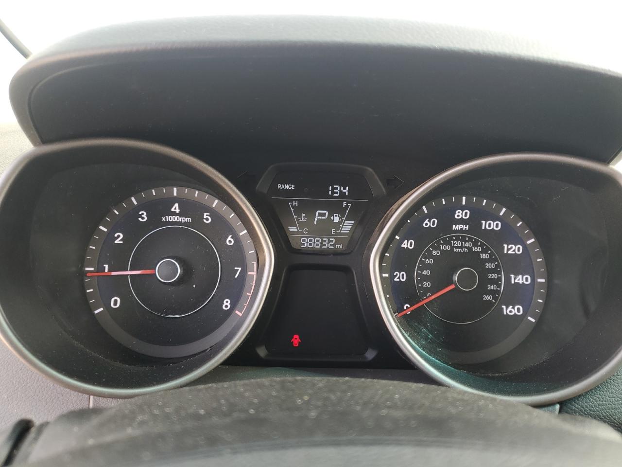 2016 Hyundai Elantra - Image 9