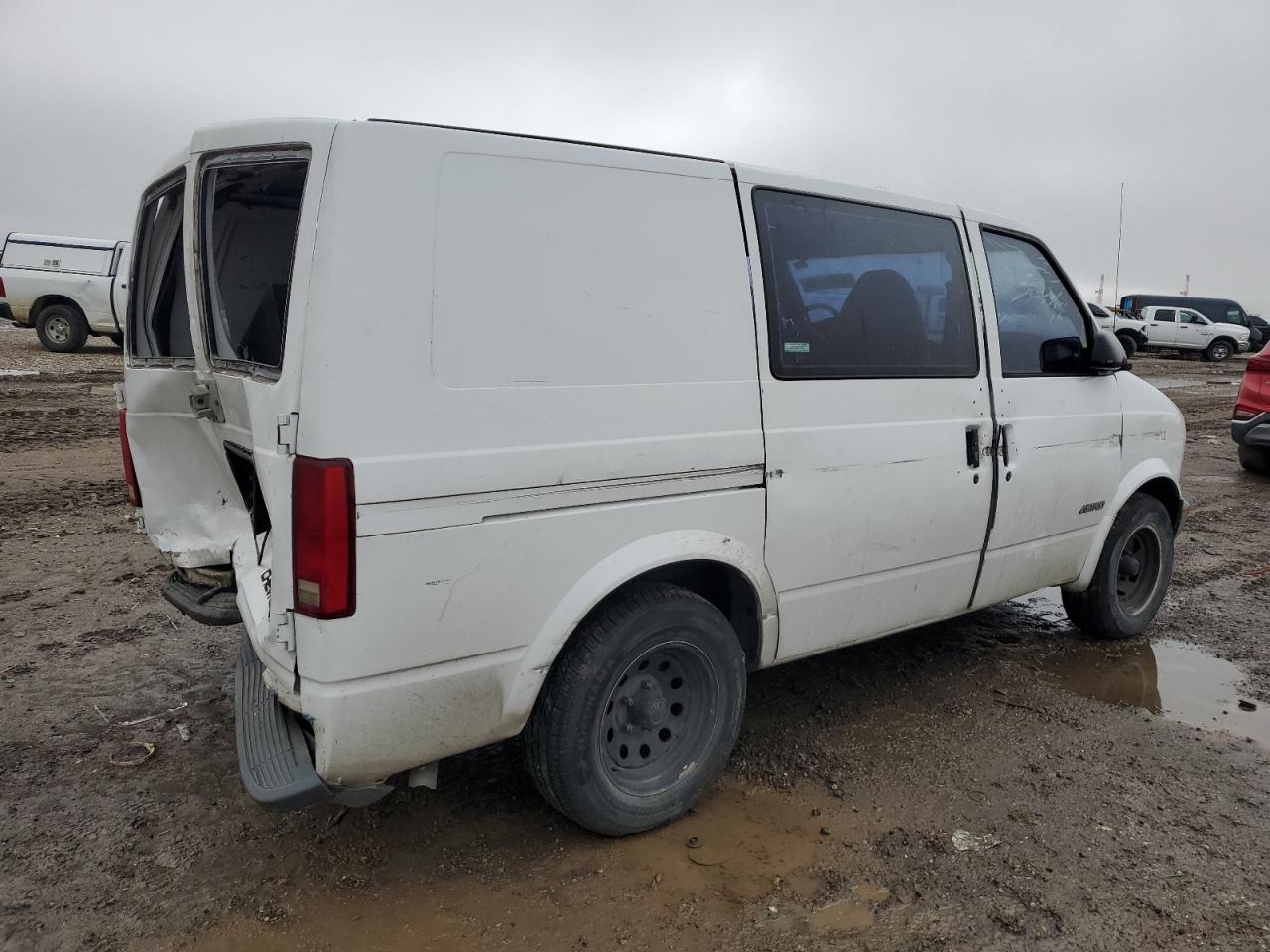 1997 Chevrolet Astro - Image 3