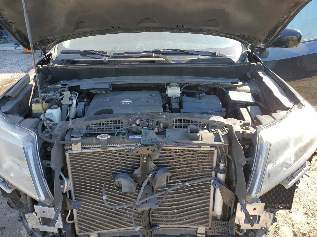 2015 Nissan Pathfinder - Image 12