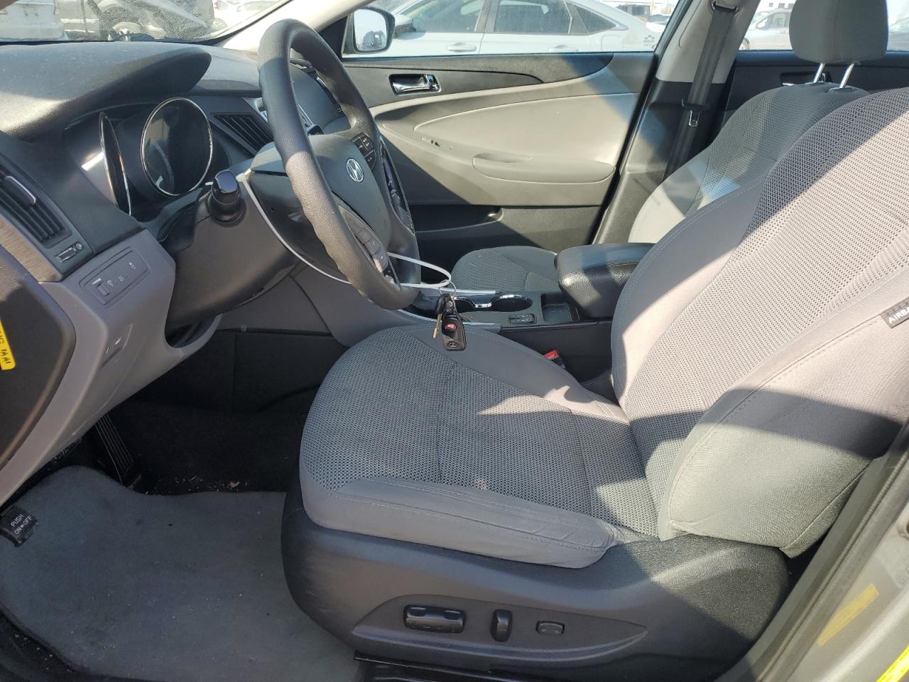 2013 Hyundai Sonata - Image 7