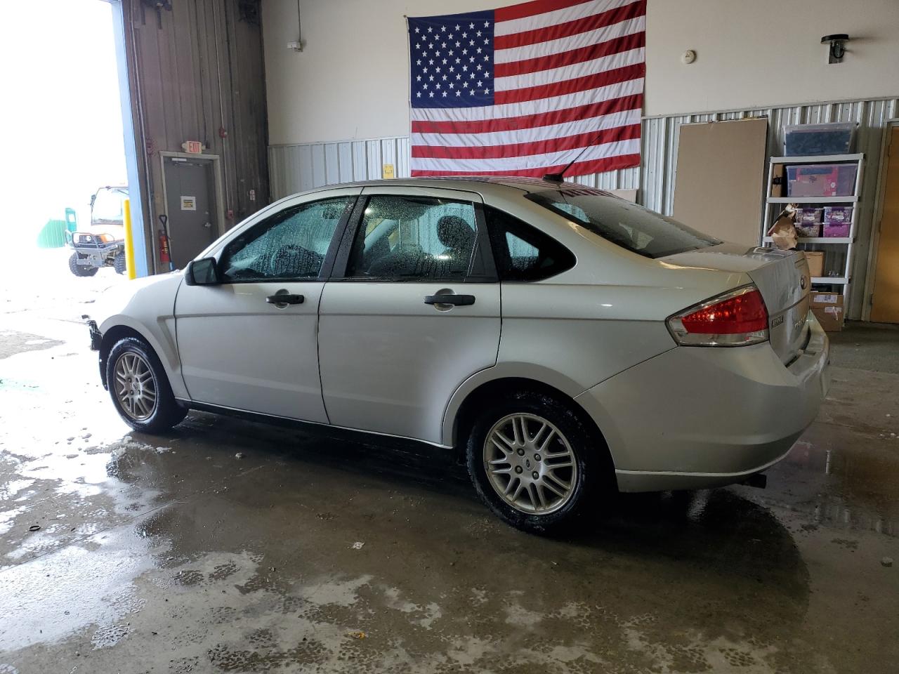 2010 Ford Focus - Image 2