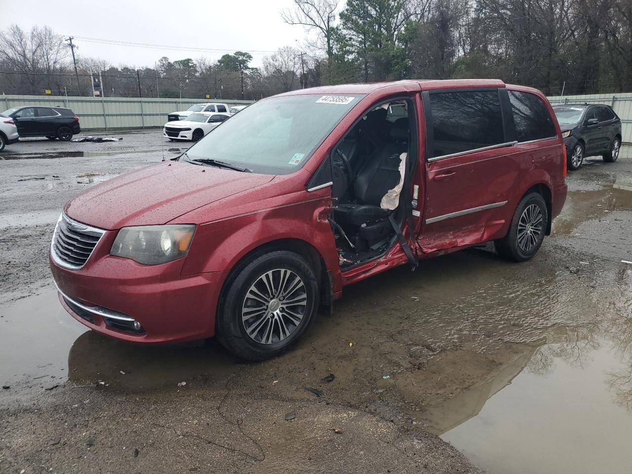2014 Chrysler Town & Country - Image 1