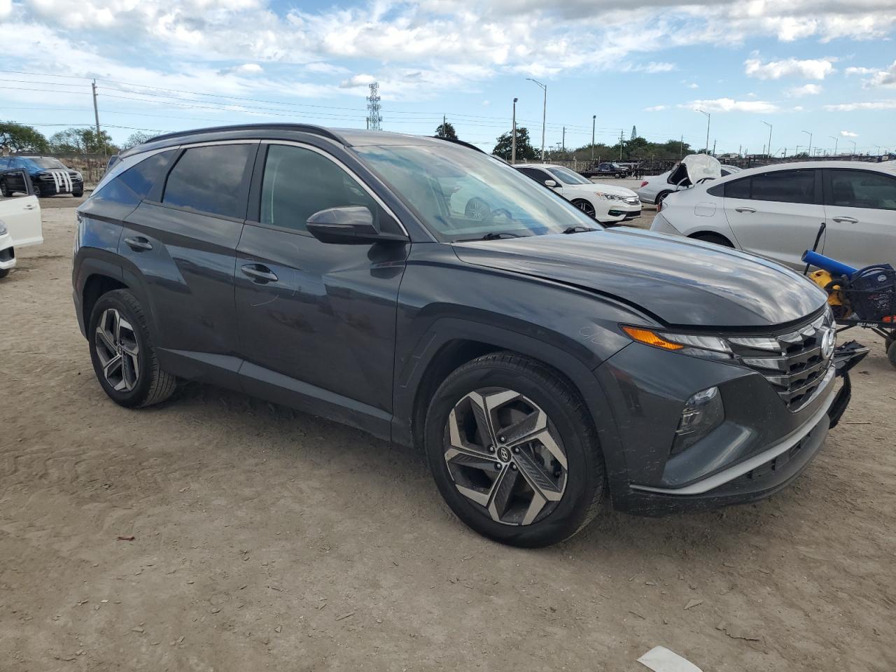 2022 Hyundai Tucson - Image 4