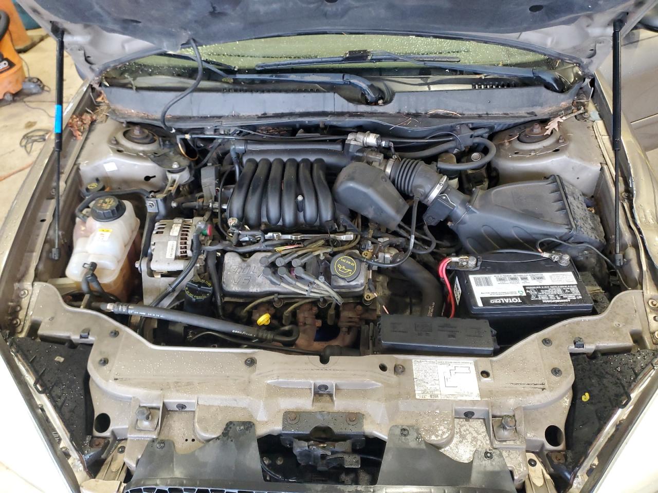 2003 Ford Taurus - Image 11