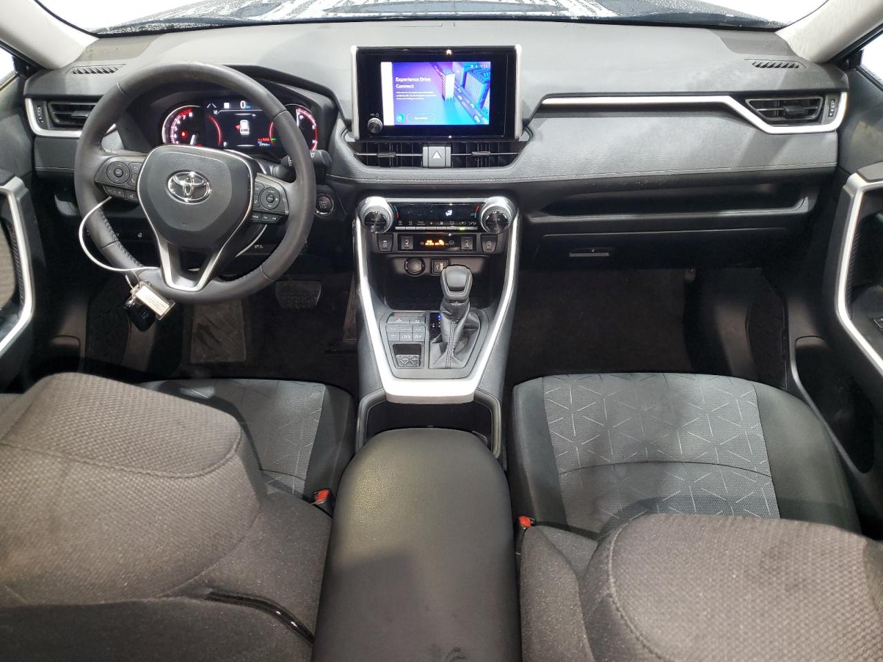 2024 Toyota RAV 4 - Image 8