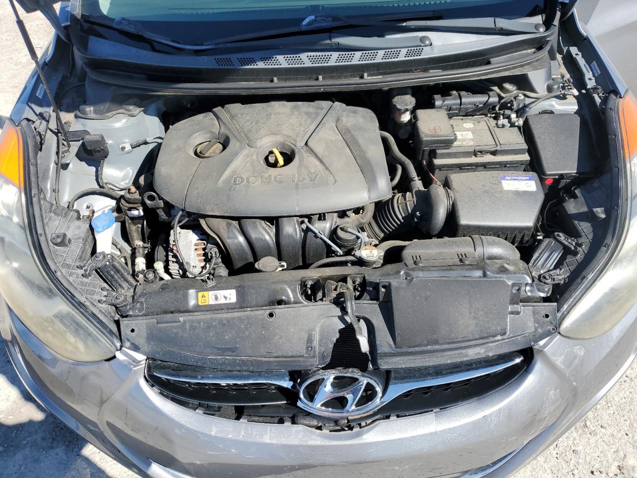2013 Hyundai Elantra - Image 11