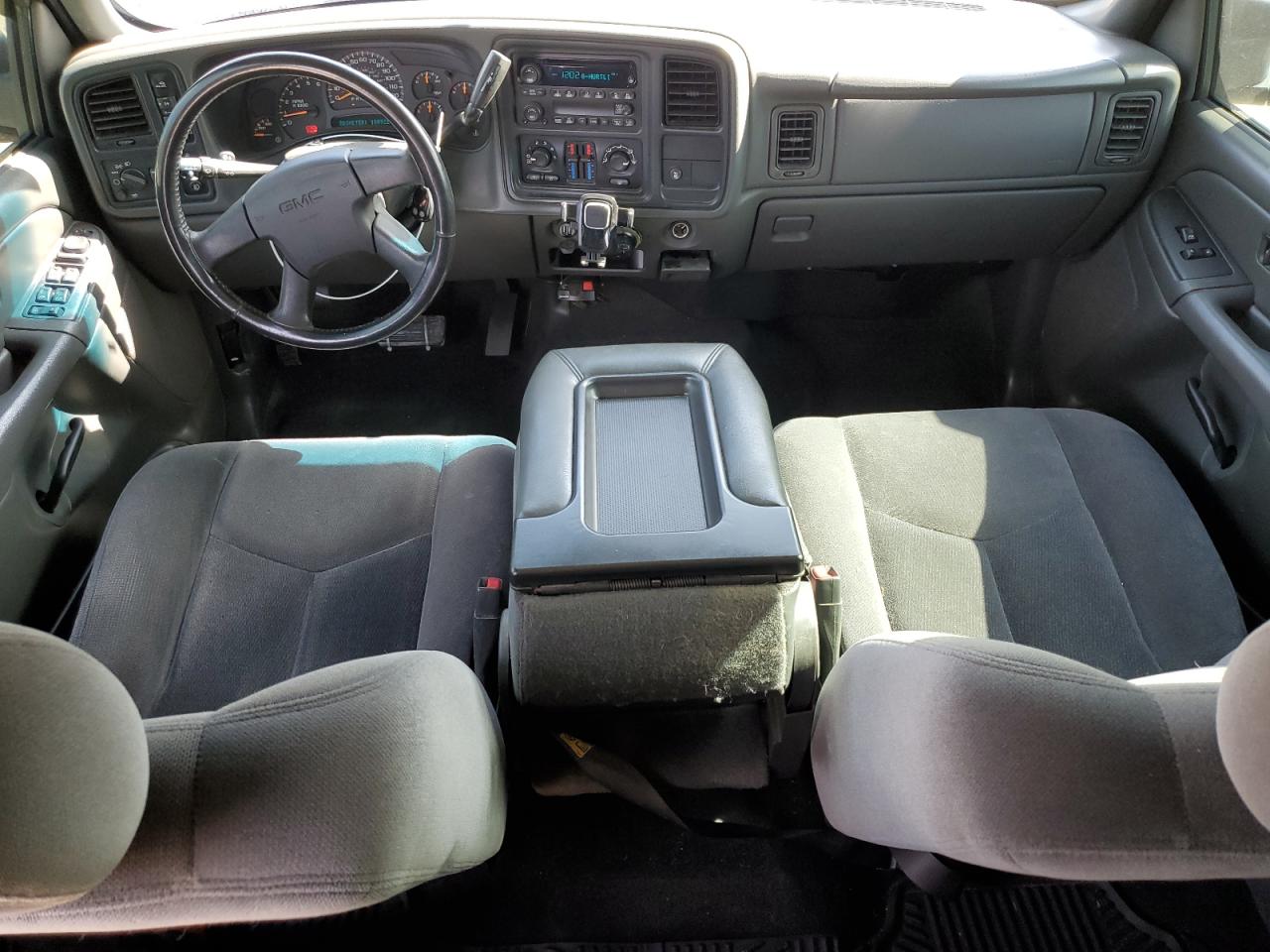 2006 GMC Sierra - Image 8