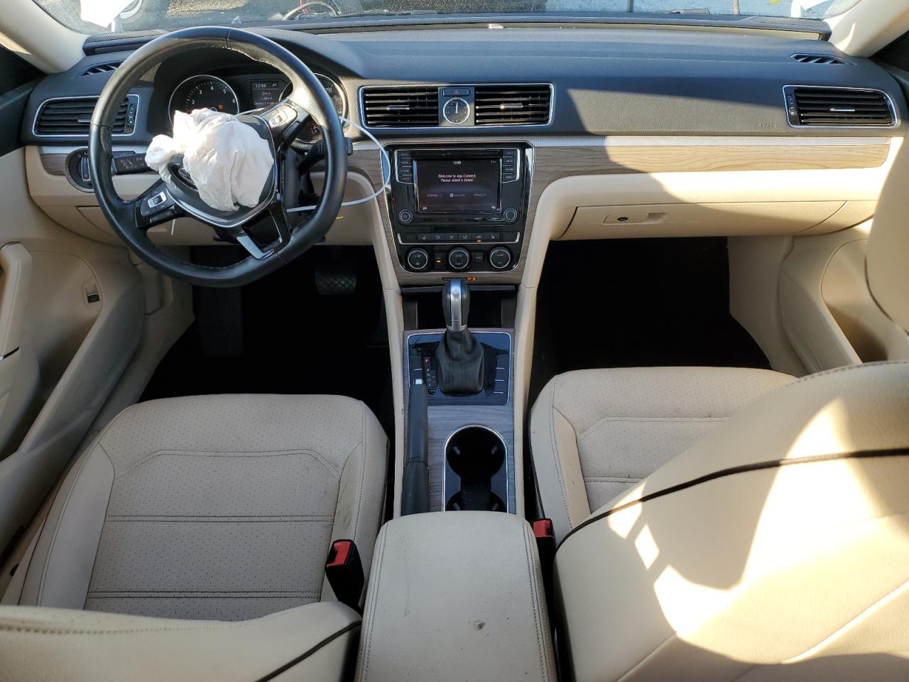 2016 Volkswagen Passat - Image 8